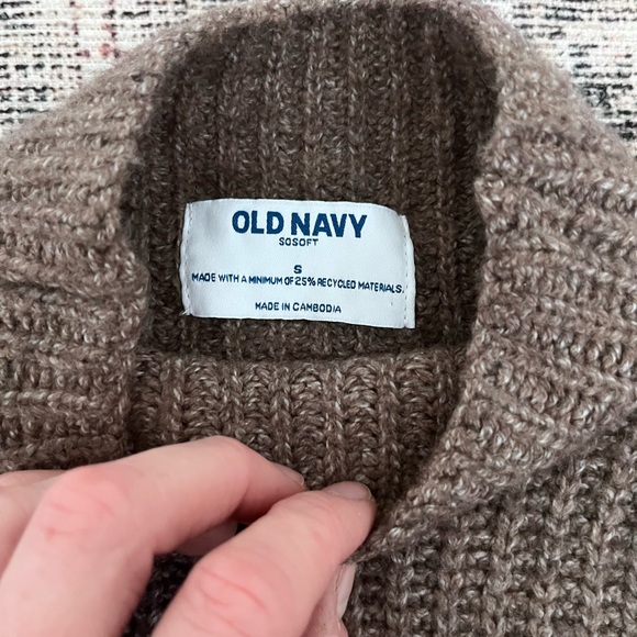 Old Navy SoSoft Funnel Neck Sweater - Picture 4 of 5
